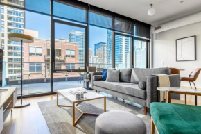 River N 3BR w Gym Rooftop nr L Park CHI-324